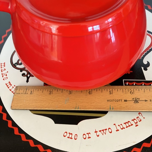 Vintage Enamelware Red Pot With Lid and Wood Handle - Picture 9 of 12